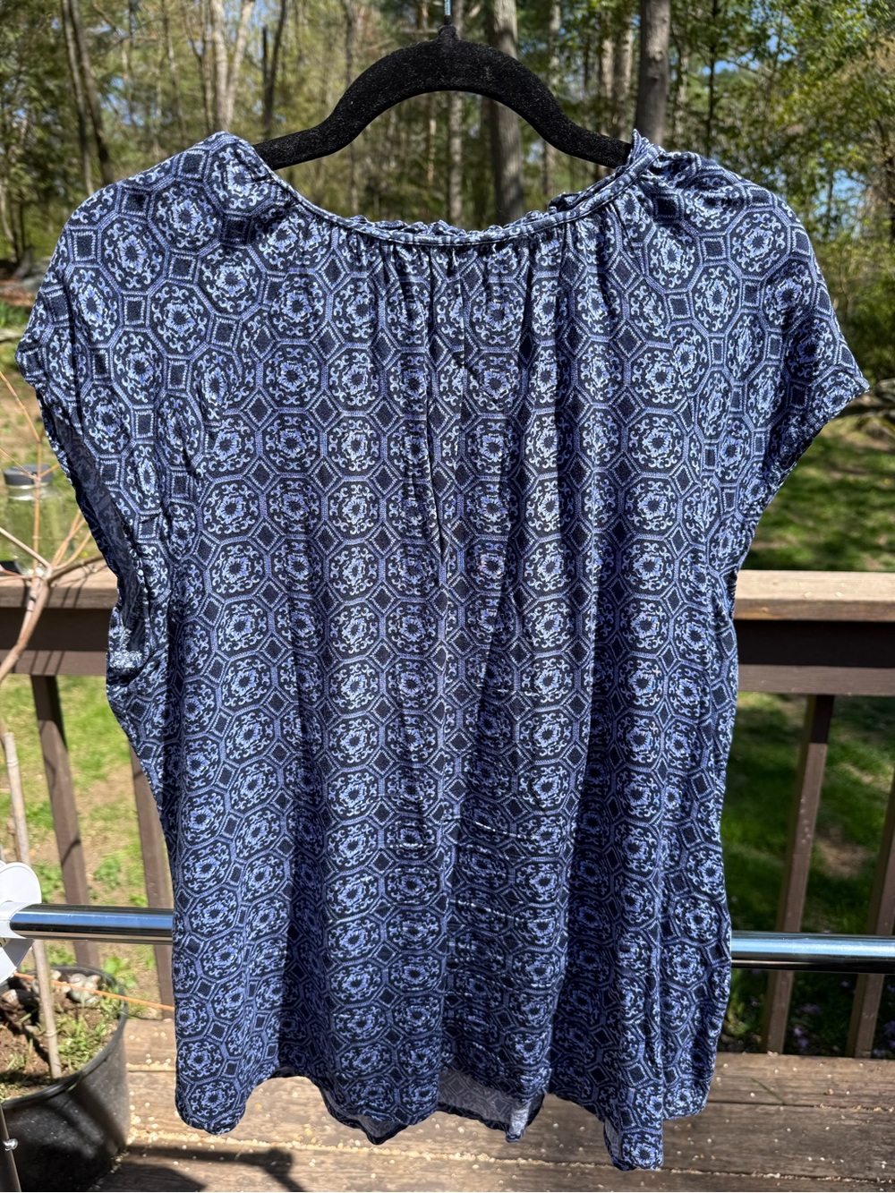 Kohl's Navy Blue Geometric Tie-Neck Cap Sleeve Blouse - Picture 3 of 3